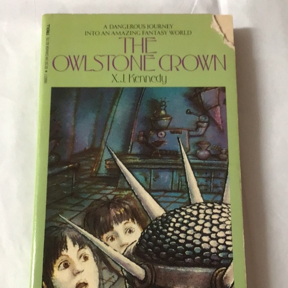 🎁5 for $10 Sale🎁The Owlstone Crown, by X.J. Kennedy, paperback 1983,cover wear - Picture 4 of 4